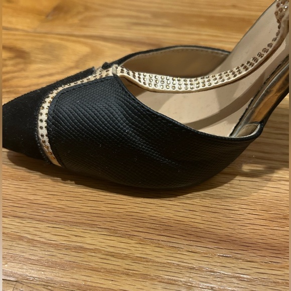 Jojo Fox Vintage Inspired Gold Embellished Heels 👠 - Picture 6 of 12